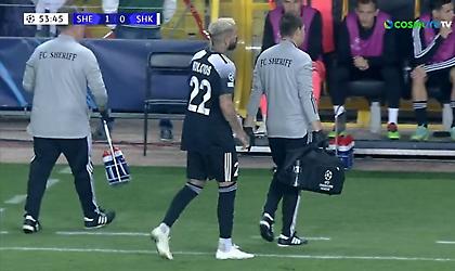 Τραυματίστηκε και βγήκε αλλαγή ο Κολοβός