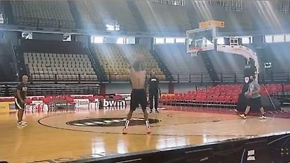 Κάνει ατομικές προπονήσεις στο ΣΕΦ ο Γιάννης!