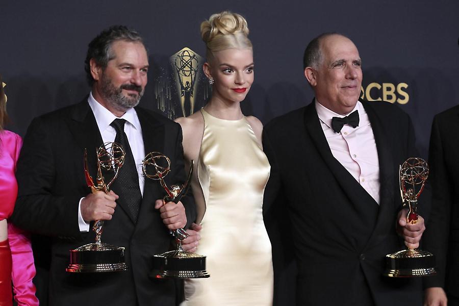 Βραβεία Emmy: Νικητές Crown, Queen's Gambit και Ted Lasso