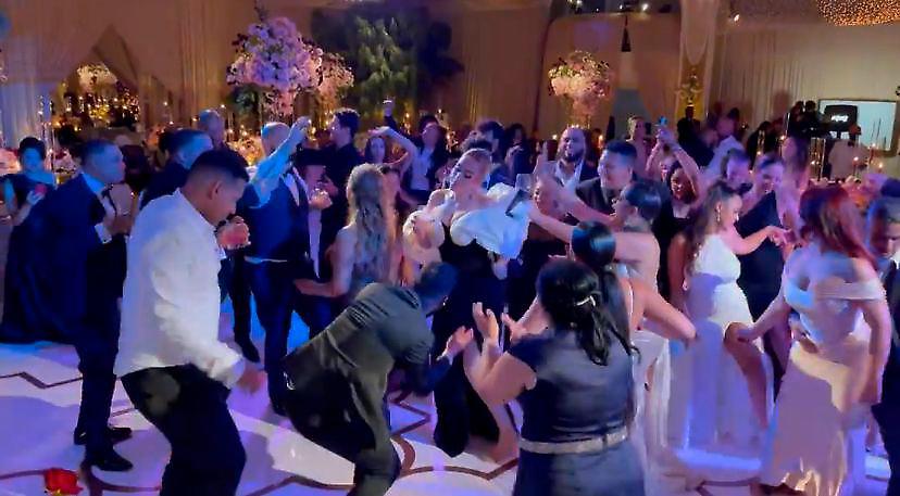 Ξεσάλωσαν Λεμπρόν και… Αντέλ στο γάμο του Ντέιβις