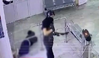 Βίντεο σοκ από την επίθεση σε ρωσικό πανεπιστήμιο: Η στιγμή που ο μακελάρης ρίχνει τη χαριστική βολή