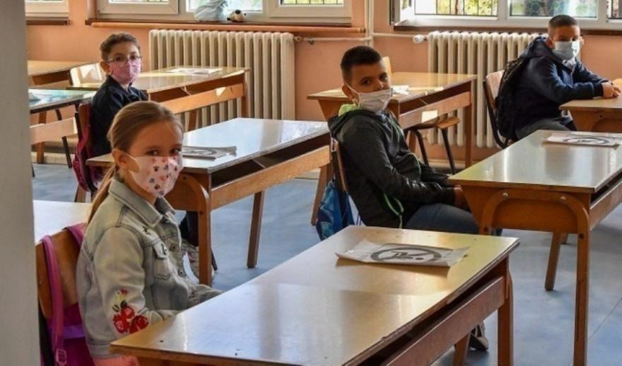 Κορωνοϊός: Κάθε Τετάρτη ο αριθμός των παιδιών που νοσούν