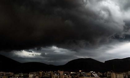 Καιρός – Υποχωρεί η θερμοκρασία, βροχές και ισχυροί άνεμοι