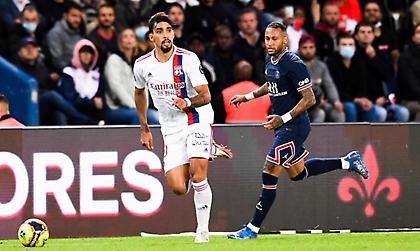 Έξαλλος ο Νεϊμάρ για την κάρτα σε παίκτη της Λιόν: «Tο θεαματικό ποδόσφαιρο τελείωσε»