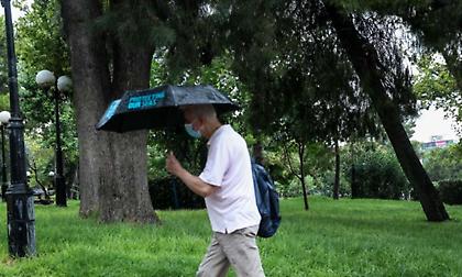 Καιρός: Βροχές, καταιγίδες και ψύχρα - Πού θα είναι ισχυρά τα φαινόμενα