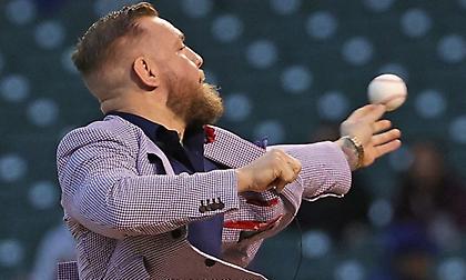 Ο ΜακΓκρέγκορ... τα πήρε με το κράξιμο για την αποτυχημένη του ρίψη σε αγώνα μπέιζμπολ