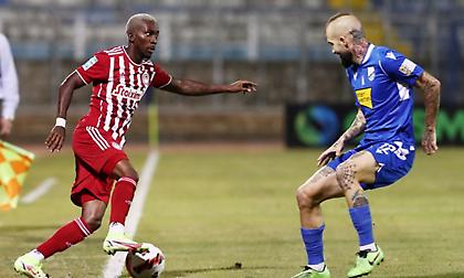 Ονιεκούρου, το παλεύει, αλλά σα να είναι ακόμη λίγο «μαγκωμένος» στον Ολυμπιακό