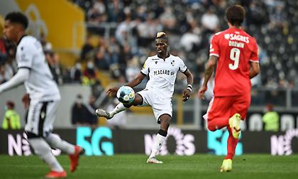 Απόλυτη Μπενφίκα, πέρασε κι από το Γκιμαράες