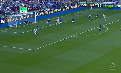 Γκολάρα με βολέ του Κορνέ κόντρα στην Λέστερ