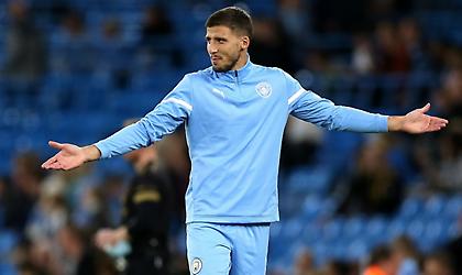 O… άχαστος Ντίας, έκανε τις διπλές πάσες από κάθε παίκτη της Τσέλσι