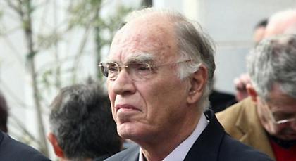 Σε κρίσιμη κατάσταση στο νοσοκομείο με κορωνοϊό ο Βασίλης Λεβέντης!