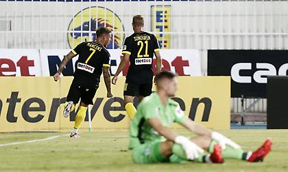 «Σερβίρισμα» του Σούντγκρεν, γκολ ο Μαντσίνι για το 1-0 του Άρη στο Περιστέρι μόλις στο 10'!