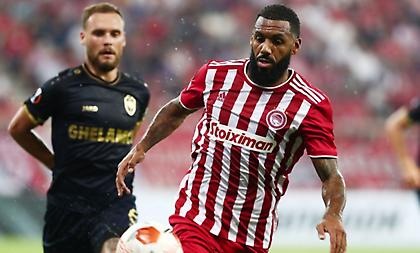 Το κουσούρι που έβγαλε ο Ολυμπιακός στα 2 διπλά και η απάντηση «με Εμβιλά»!