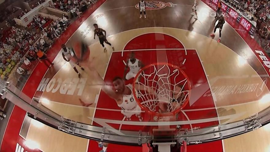 Με κίνηση που θύμισε... βόλεϊ το έβαλε ο Παπαγιάννης