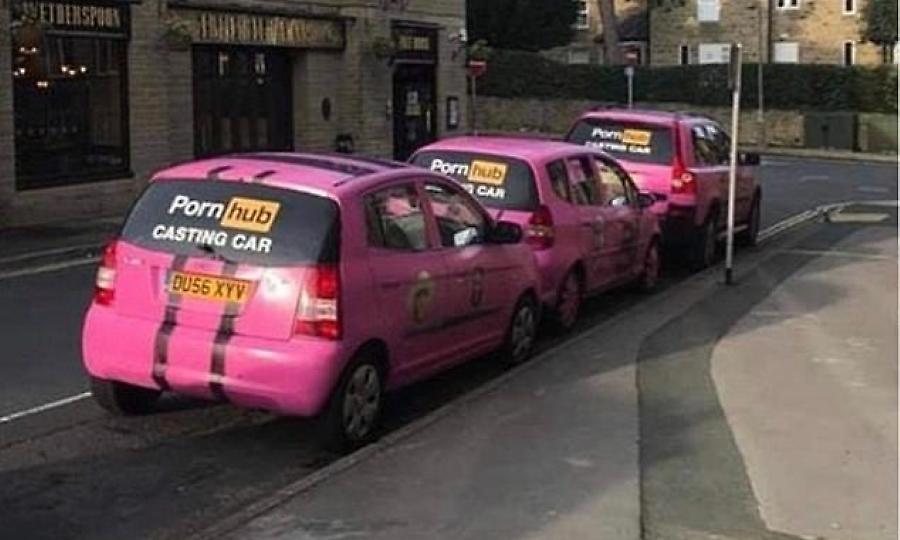 Pornhub: Προειδοποιεί πως κυκλοφορούν τρία fake αυτοκίνητα για casting!