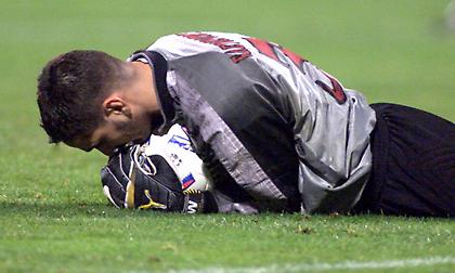 Πέντε τερματοφύλακες που έπαιξαν… μόνοι τους τον αντίπαλο στα Ολυμπιακός-Παναθηναϊκός!