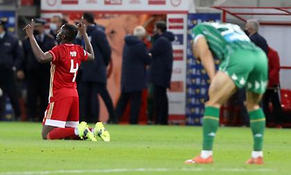 Τι γίνεται στο Καραϊσκάκη, όταν βάλει πρώτος γκολ ο Ολυμπιακός ή ο Παναθηναϊκός!