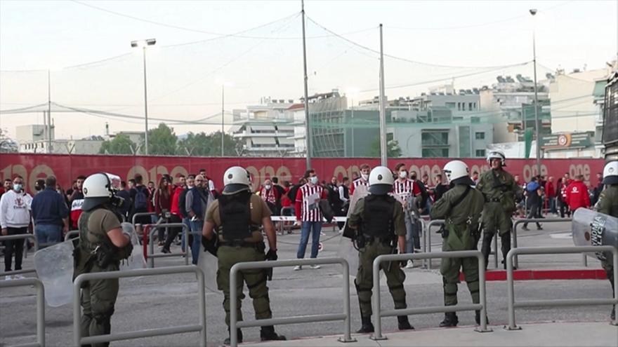 Το κλίμα έξω από το «Γ. Καραϊσκάκης» πριν το ντέρμπι