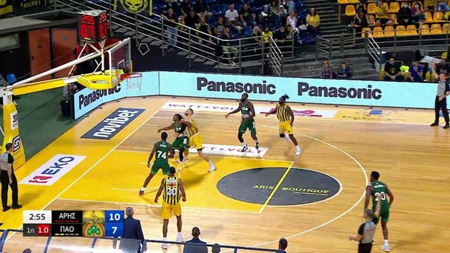 Άρης-Παναθηναϊκός: Η μπάλα καρφώθηκε στη στεφάνη