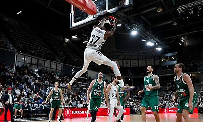 Γιάννης για Κώστα: «Πετάξτε του την μπάλα ψηλά και θα την πιάσει»