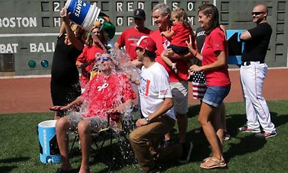 Έκανε viral το ice bucket challenge και βοήθησε να συγκεντρωθούν 115 εκατ. δολάρια