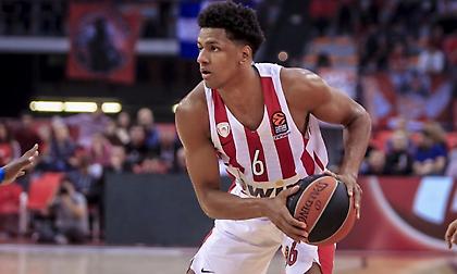 Κοιτάζει τον Τουπάν η Αρμάνι Μιλάνο