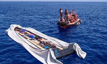 Ισπανία-ναυάγιο: 14 άνθρωποι βρέθηκαν ζωντανοί ανοιχτά των Βαλεαρίδων