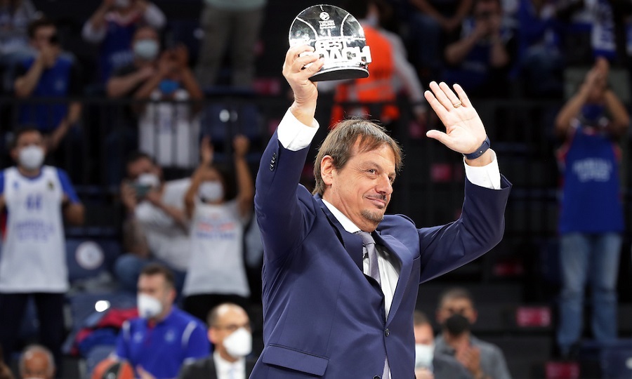 Ευρωλίγκα: Κορυφαίος προπονητής και επίσημα ο Αταμάν