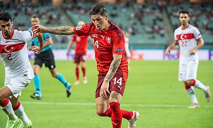 Blick για Τσούμπερ: Νο 1 στην Ελλάδα, ο Ολυμπιακός