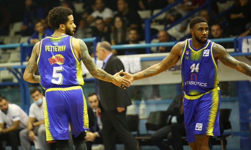 Έσπασε το «ρόδι» μέσα στο «Ιβανώφειο» το Περιστέρι