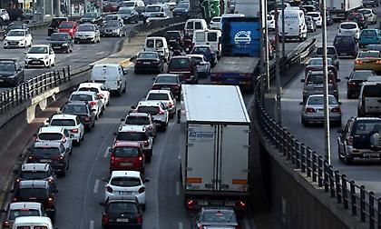 Το κυκλοφοριακό χάος και οι πιθανές λύσεις: Δύο συγκοινωνιολόγοι απαντούν