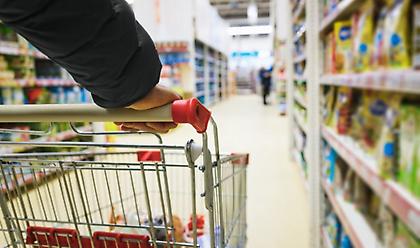 Σούπερ μάρκετ κατηγόρησε ψευδώς πωλήτρια για κλοπή για να αποφύγει την αποζημίωση