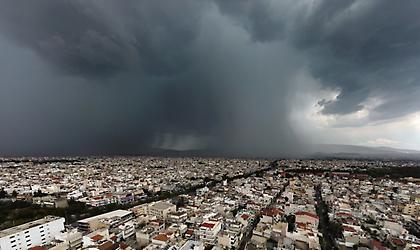 Καιρός: Βροχές και καταιγίδες σε όλη την Ελλάδα