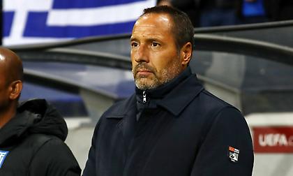 Poll: Να συνεχίσει ο Τζον Φαν'τ Σχιπ στον πάγκο της Εθνικής;