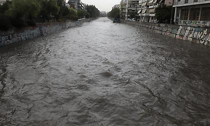 Κακοκαιρία «Μπάλλος»: Έρευνες της ΕΜΑΚ για αγνοούμενο στο Πικέρμι