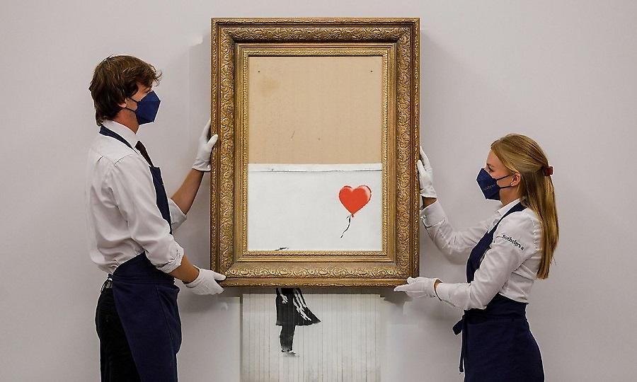 Το κατεστραμμένο «Κορίτσι με το Μπαλόνι» του Banksy πωλήθηκε για 21,8 εκατ. ευρώ!