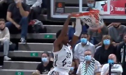 Alley hoop καρφωματάρα από τον Κώστα Αντετοκούνμπο!