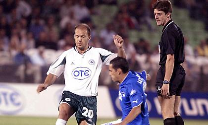 Τον… «φορτώνει» από τη Νίκαια μέχρι την Λεωφόρο