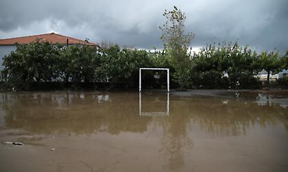 Φούσκωσε ποτάμι στα Νέα Στύρα Ευβοίας, πλημμύρισαν δεκάδες σπίτια