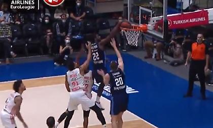 Ο Πόιθρες έβαλε στα... καλάθια αντιπάλους και συμπαίκτες!