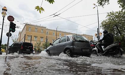 Εικόνες από την κακοκαιρία στην Αττική