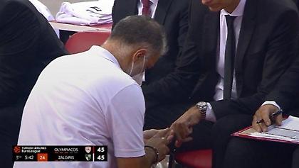 Χτύπησε το δάχτυλό του ο Μπαρτζώκας!