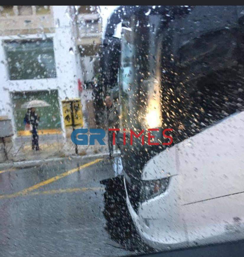 Μπάλλος: Άνοιξε η γη και… κατάπιε λεωφορείο (video)