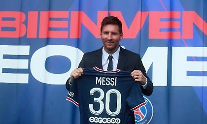 Δώρο… φανέλα Μέσι στον Πάπα από τον Γάλλο πρωθυπουργό!