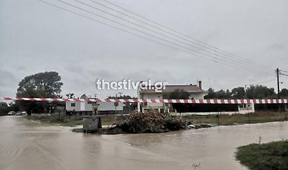 Xαλκιδική: Yπερχείλισε το ρέμα που διασχίζει την Ολυμπιάδα-Απεγκλωβισμός 55χρονου