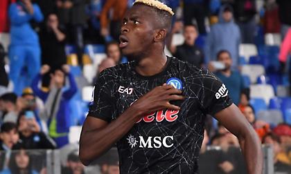 Του… κεφαλιού του ο Οσιμέν και το «τρένο» της Νάπολι συνεχίζει!