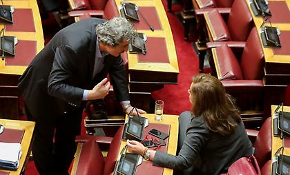 Ο Πολάκης ευχήθηκε περαστικά στην Μπακογιάννη: «Στέκομαι πλάι σου ως γιατρός και συντοπίτης»