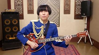 Ξαναχτύπησαν οι «Pyramidos» - Το έριξαν στα ρεμπετικά με διασκευή του «Του βοτανικού ο μάγκας»