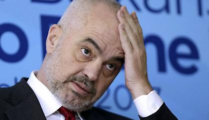 Αλβανία: Ο Έντι Ράμα στέλνει... δορυφόρους στο διάστημα