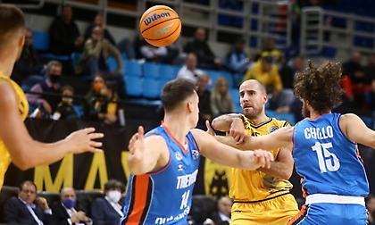 Δεν γιάτρεψε την ΑΕΚ ο ηρωικός Κολόμ